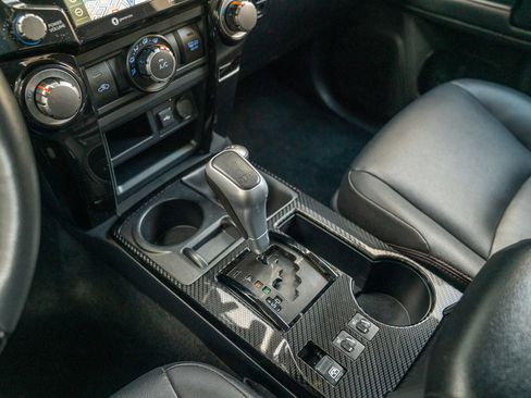 Used 2022 Toyota 4Runner TRD Off-Road Premium image 19