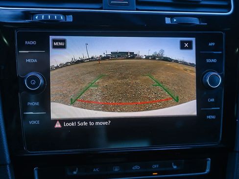 Used 2018 Volkswagen GTI SE image 20