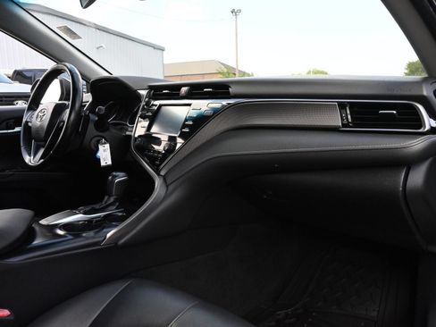 Used 2019 Toyota Camry SE FWD image 22