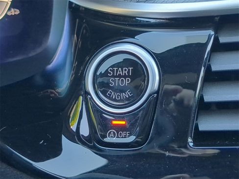 Used 2022 BMW M550i xDrive w/ Executive Package image 30