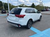 Used 2020 Mitsubishi Outlander SE image 4