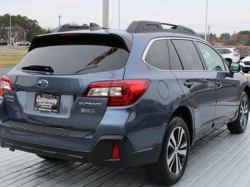 Used 2018 Subaru Outback 2.5i Limited image 5