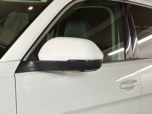 Used 2019 Volkswagen Atlas SEL Premium image 7