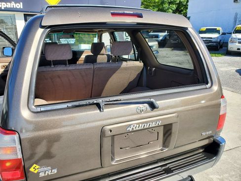 Used 1998 Toyota 4Runner SR5 AWD/4WD image 31