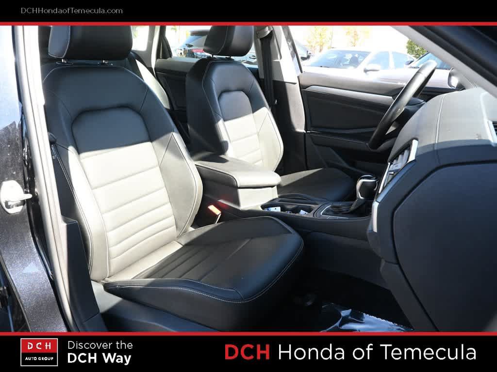 Used 2024 Volkswagen Jetta SE FWD image 21