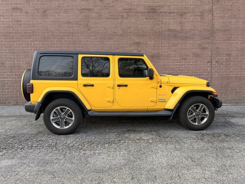Used 2019 Jeep Wrangler Unlimited Sahara image 26