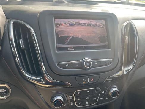 Used 2022 Chevrolet Equinox RS image 17