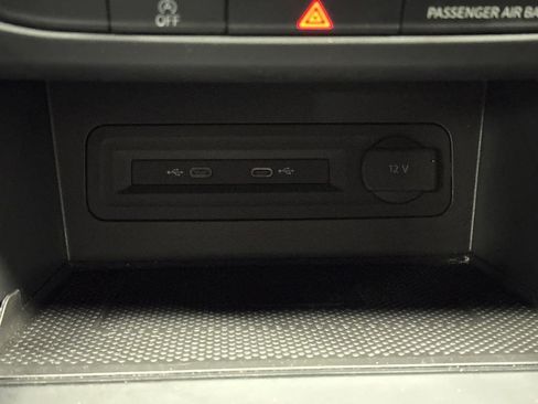 Used 2021 Volkswagen Atlas Cross Sport SE w/ Panoramic Sunroof Package image 23