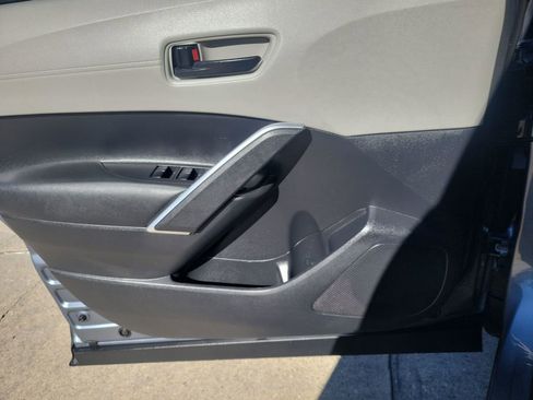 Certified 2024 Toyota Corolla Cross L image 11