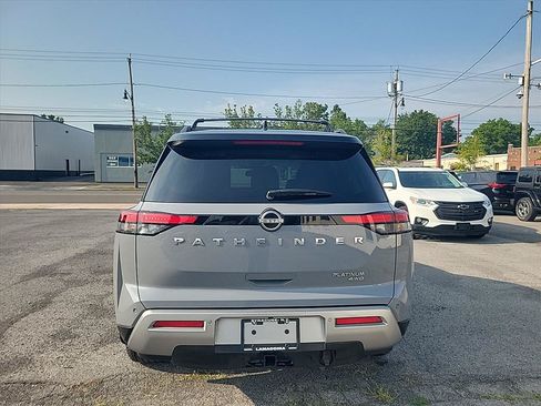 Used 2022 Nissan Pathfinder Platinum w/ Cargo Package AWD/4WD image 4