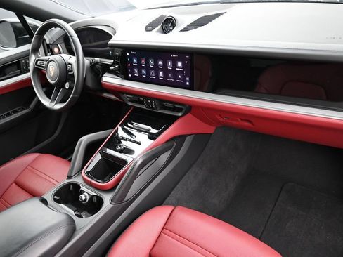 Certified 2025 Porsche Cayenne Coupe AWD/4WD image 31