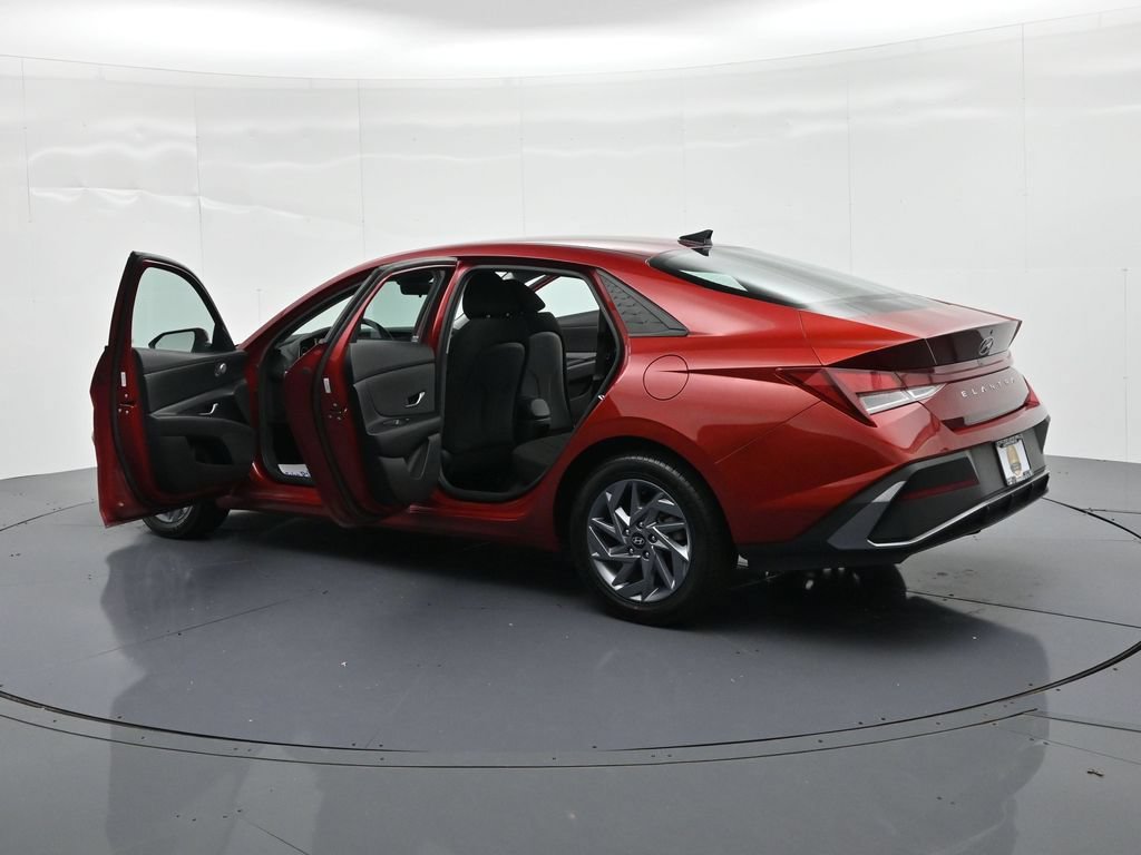 Used 2024 Hyundai Elantra SEL FWD image 24