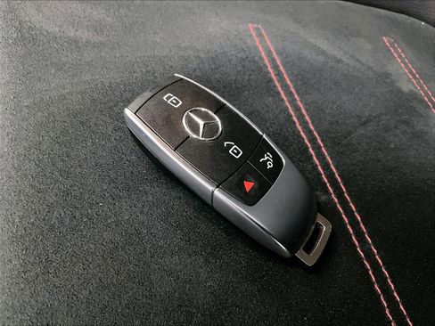 Used 2023 Mercedes-Benz CLA 250 image 12