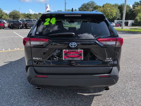Certified 2024 Toyota RAV4 XLE Premium AWD/4WD image 5