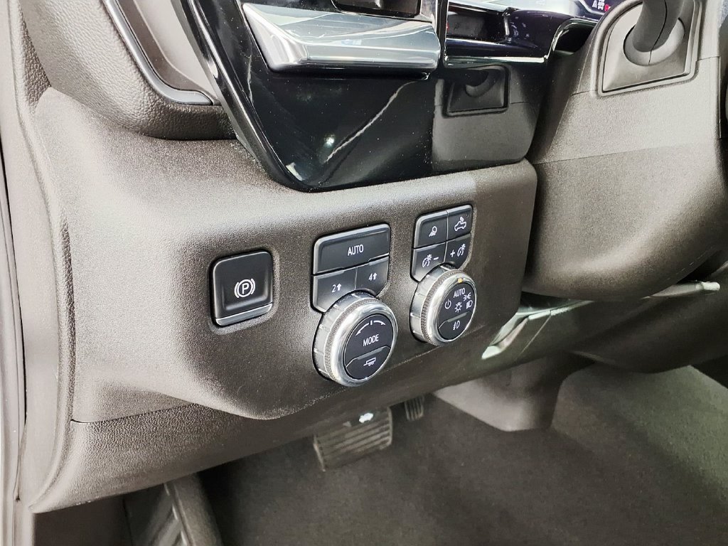 Used 2025 GMC Sierra 1500 SLT AWD/4WD image 16