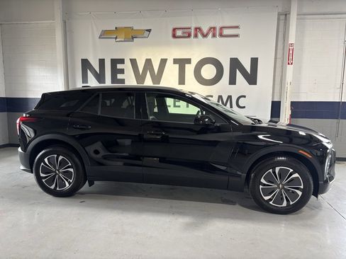 New 2025 Chevrolet Blazer EV LT image 29