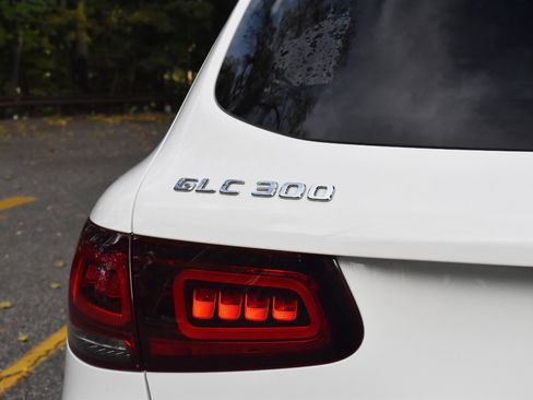 Used 2022 Mercedes-Benz GLC 300 4MATIC w/ AMG Line image 38
