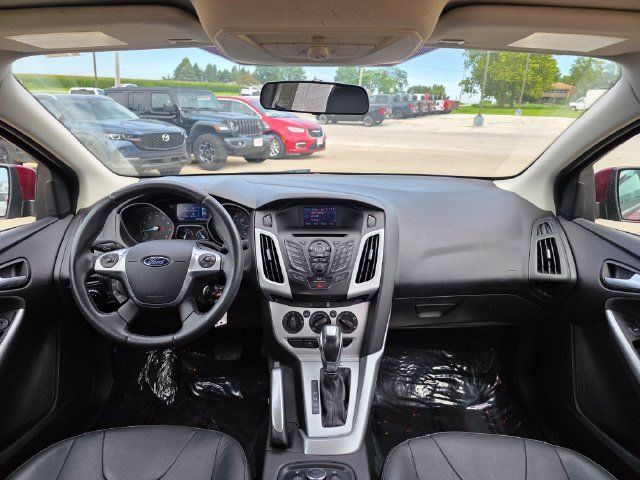 Used 2014 Ford Focus SE w/ Equipment Group 201A FWD image 18
