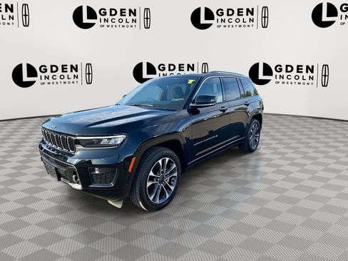 Used 2023 Jeep Grand Cherokee Overland w/ Luxury Tech Group IV AWD/4WD image 4