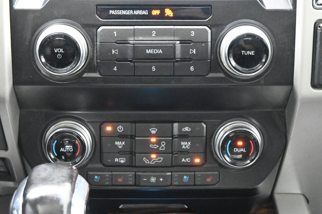 Used 2019 Ford F150 Lariat w/ Equipment Group 502A Luxury AWD/4WD image 24