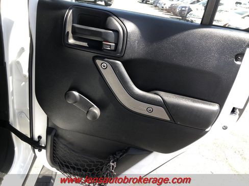 Used 2014 Jeep Wrangler Unlimited Sport AWD/4WD image 21
