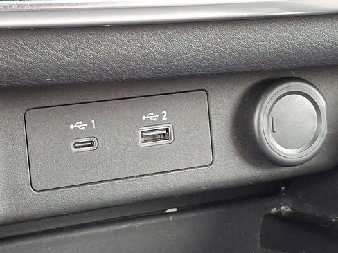 Used 2022 Nissan Rogue SV image 25