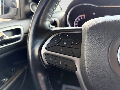 Used 2020 Jeep Grand Cherokee Laredo image 51