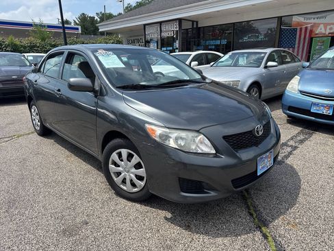 Used 2010 Toyota Corolla LE FWD image 1