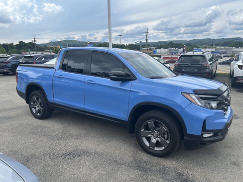 Used 2024 Honda Ridgeline TrailSport image 2
