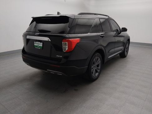 Used 2023 Ford Explorer XLT w/ Equipment Group 202A AWD/4WD image 9