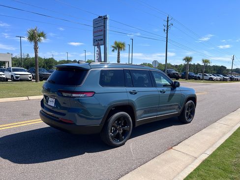 New 2026 Jeep Grand Cherokee L Limited w/ Limited Altitude Package RWD image 6