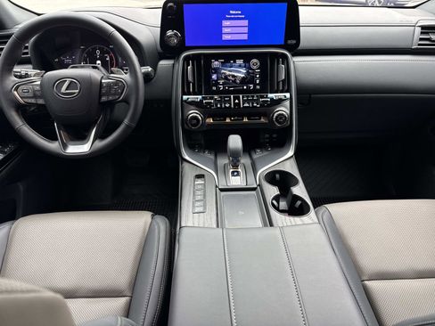 Used 2025 Lexus LX 700h Overtrail image 16