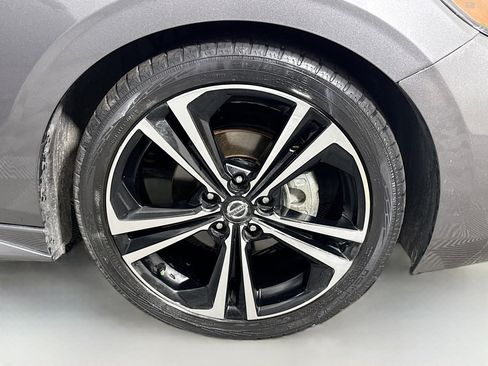 Used 2020 Nissan Sentra SR w/ Electronics Package image 32