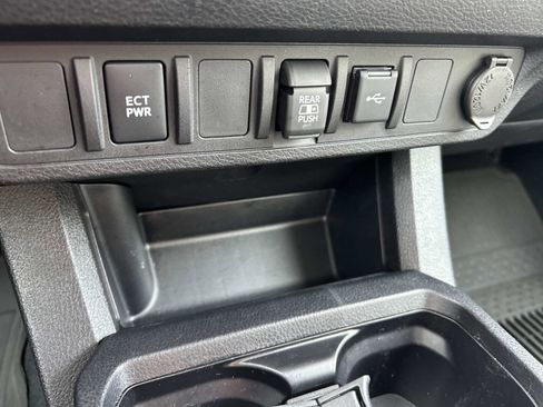 Used 2023 Toyota Tacoma SR5 AWD/4WD image 32