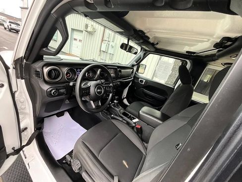 Used 2022 Jeep Wrangler Sport AWD/4WD image 32
