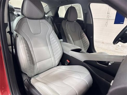 Certified 2023 Hyundai Elantra Limited w/ Cargo Package image 13