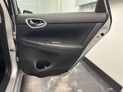 Used 2018 Nissan Sentra SV FWD image 12