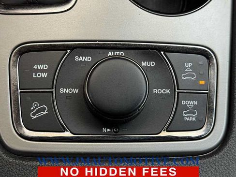 Used 2020 Jeep Grand Cherokee High Altitude AWD/4WD image 39