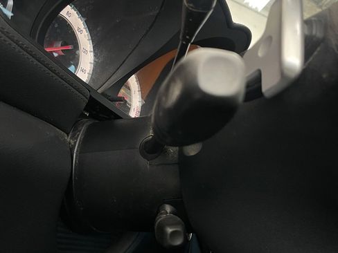 Used 2009 Mercedes-Benz SL 550 w/ Premium I Pkg image 38