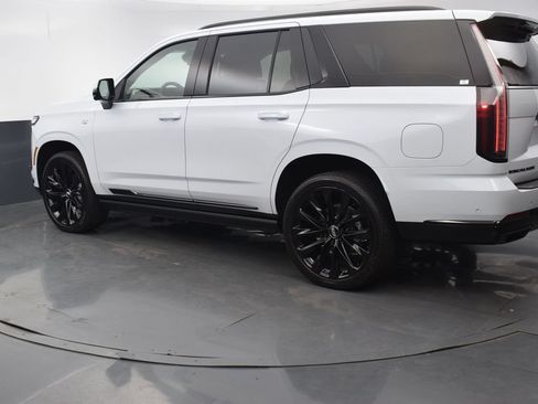 Certified 2026 Cadillac Escalade Platinum Sport w/ LPO, ONYX Package AWD/4WD image 4
