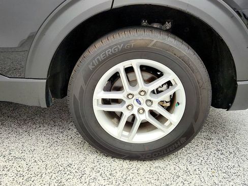 Used 2025 Ford Explorer Active AWD/4WD image 9