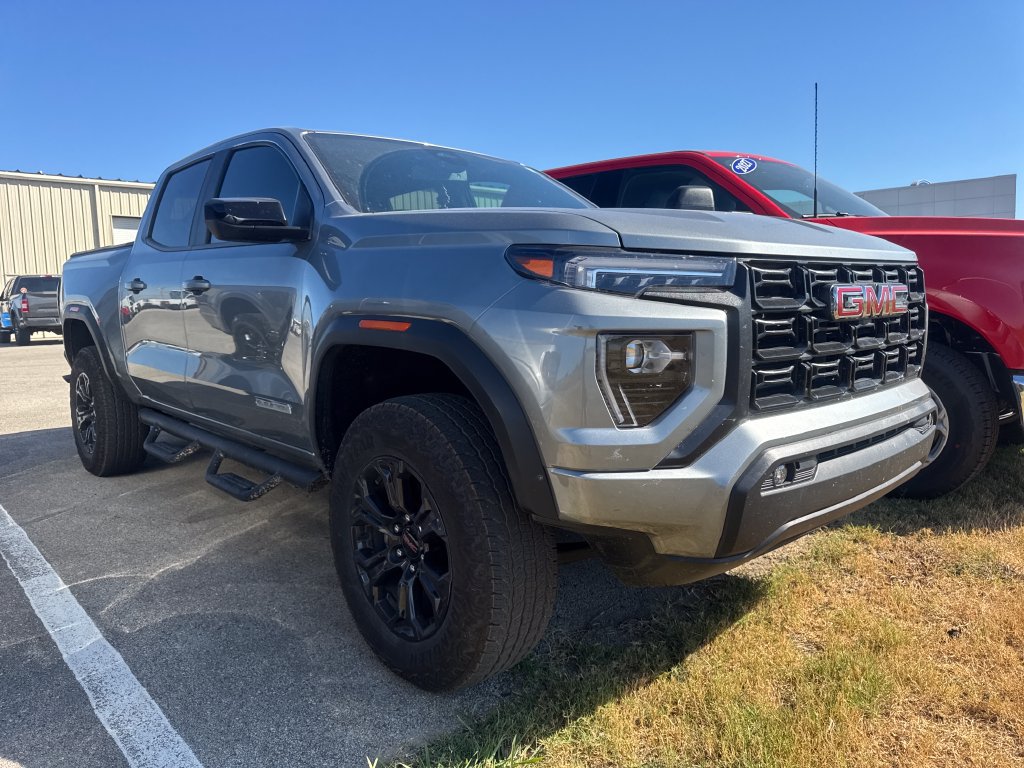 Used 2025 GMC Canyon Elevation w/ Convenience Package RWD image 3