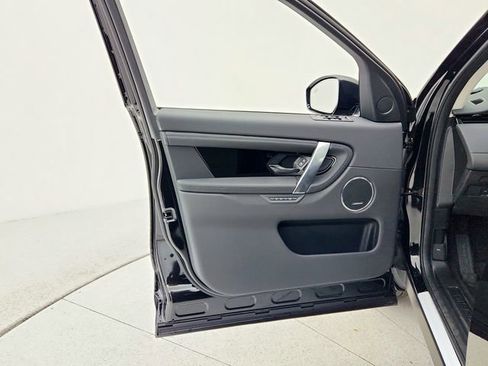 Used 2025 Land Rover Discovery Sport S image 25