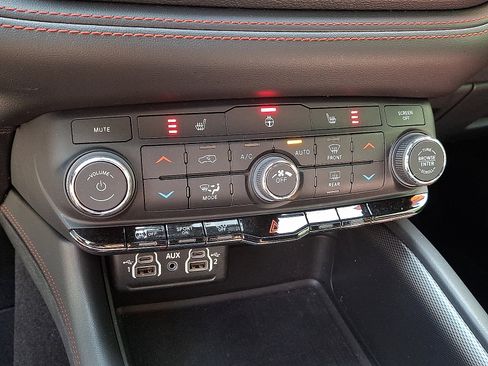 Certified 2023 Dodge Durango GT AWD/4WD image 16