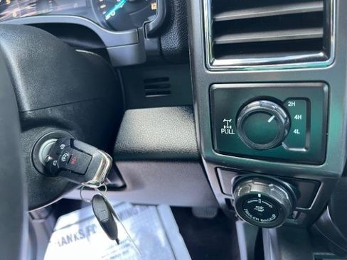 Used 2018 Ford F150 XLT w/ Equipment Group 302A Luxury AWD/4WD image 34