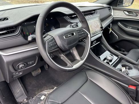 New 2026 Jeep Grand Cherokee L Limited w/ Limited Altitude Package AWD/4WD image 17