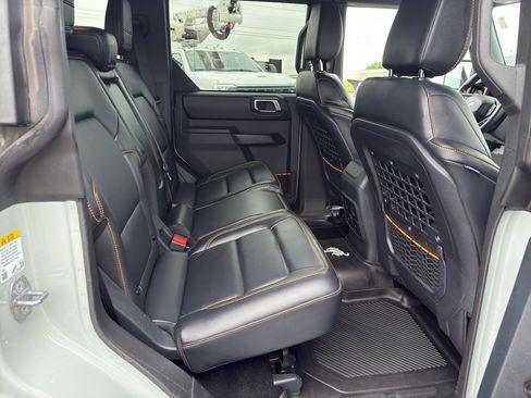 Certified 2024 Ford Bronco Badlands AWD/4WD image 18