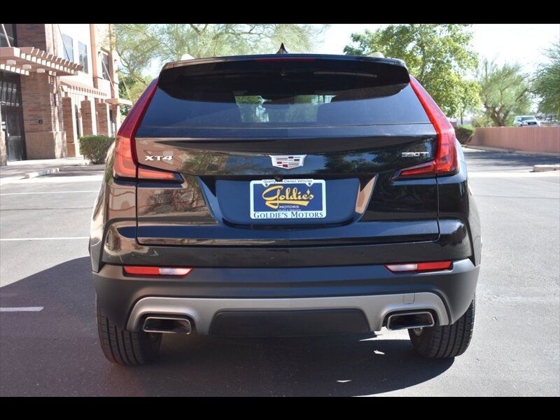 Used 2023 Cadillac XT4 Premium Luxury FWD image 9