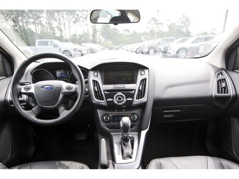 Used 2014 Ford Focus Titanium w/ Cargo Management Package FWD image 12