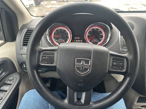 Used 2017 Dodge Grand Caravan SE w/ Power Window Group image 18